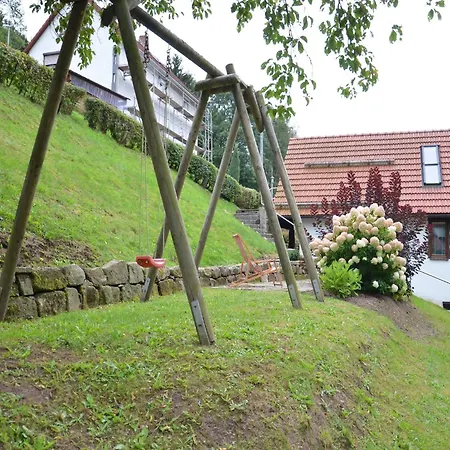 Dom wakacyjny Relaxing With Garden *